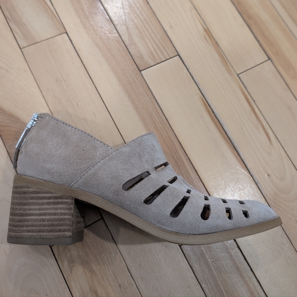 1.STATE | Ilee Taupe Suede Perforated Ankle Booties Women’s 6.5 / 37